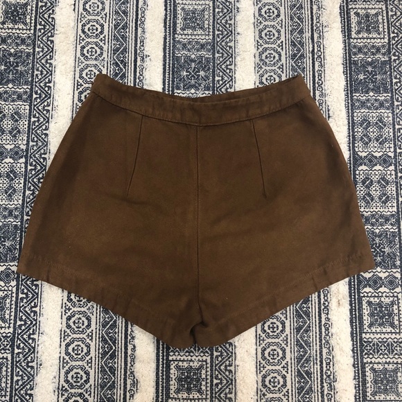 Hollister Size 1 Brown Suede Shorts - Picture 3 of 3